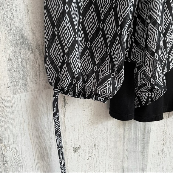 Off the Shoulder Flowy Blouse Size XS - Picture 6 of 12